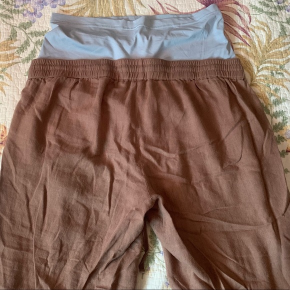 🔥 2/$50 🔥 Thyme Maternity Capris - Picture 3 of 5